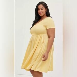 Torrid Mini Challis Smocked Skater Dress Sundress yellow V-neck pockets